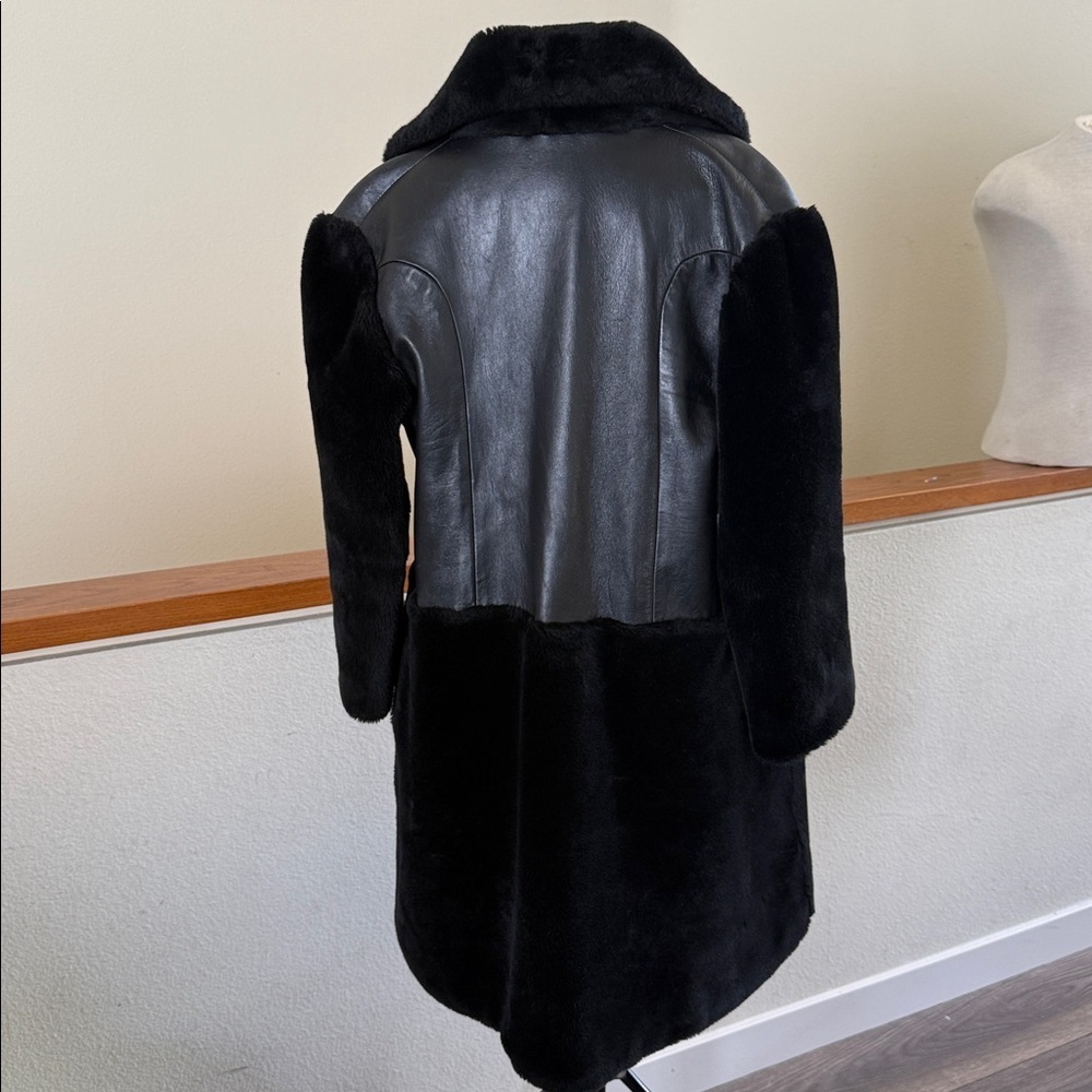 One of a kind Black genuine leather and Faux Fur Coat - Picture 7 of 17